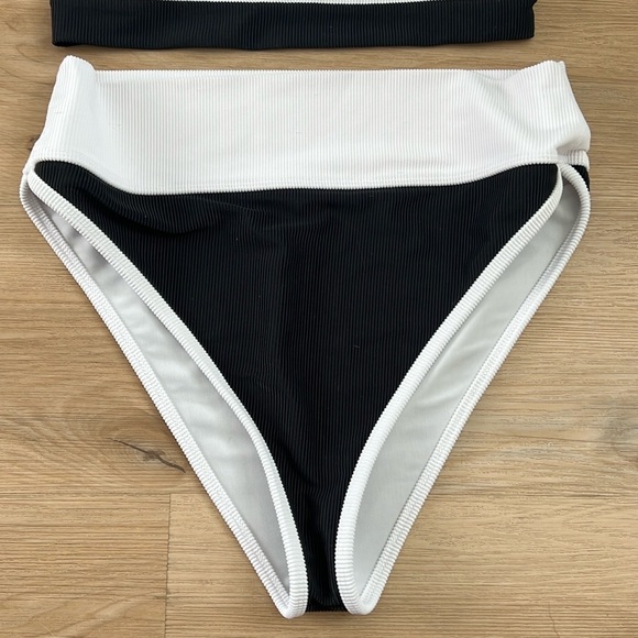 COPY - Beach Riot Bikini - Picture 3 of 4